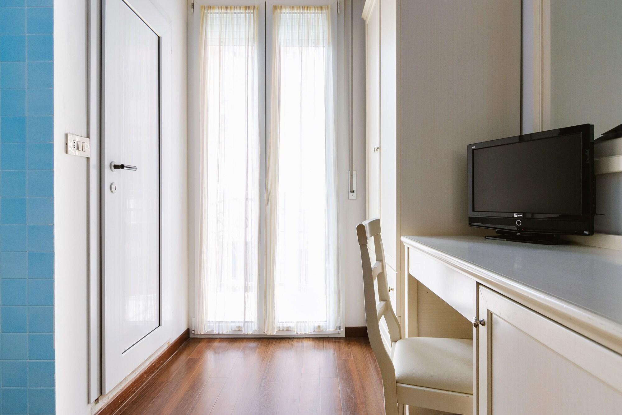 Hotel Fra I Pini リミニ エクステリア 写真