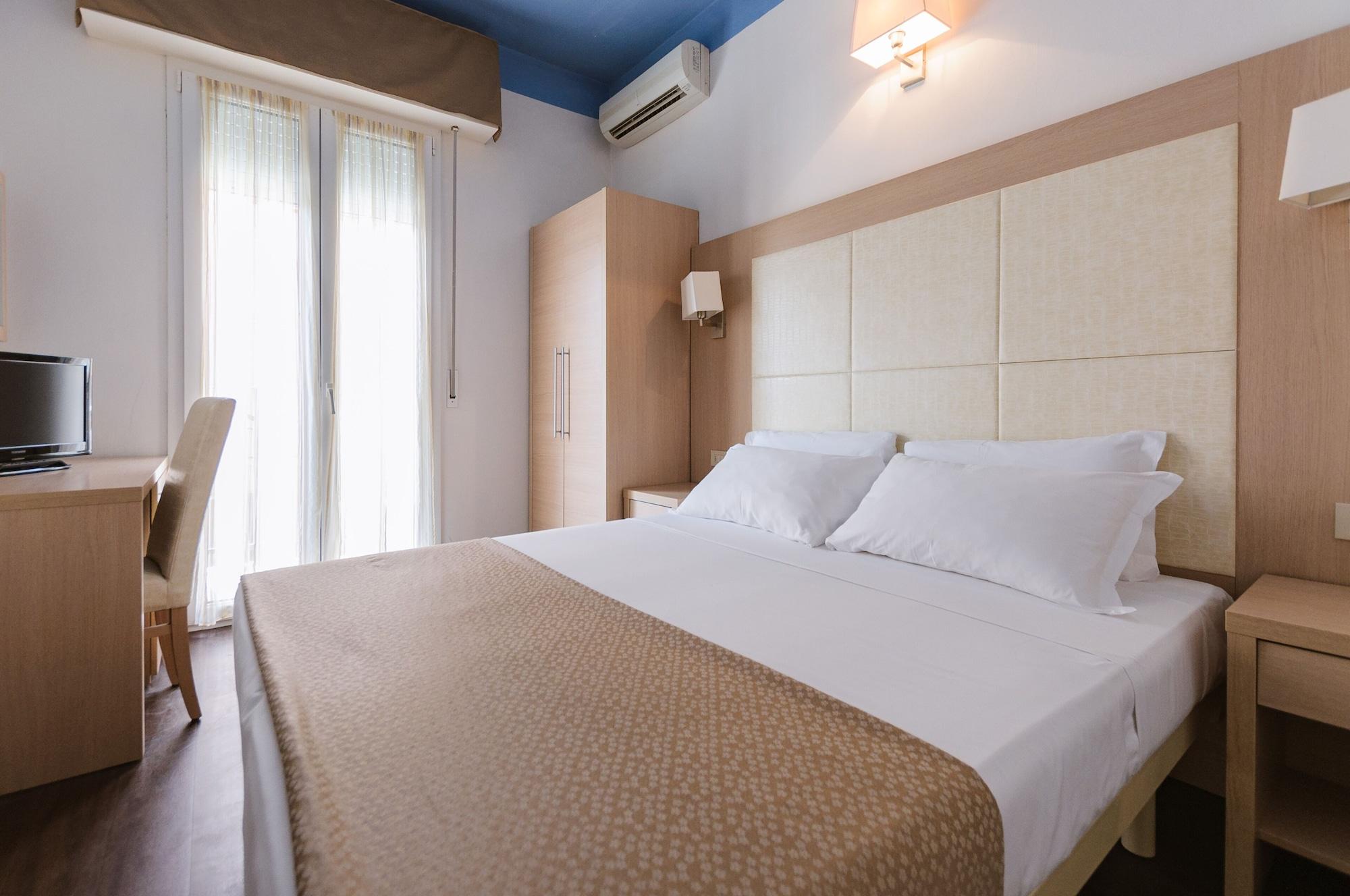 Hotel Fra I Pini リミニ エクステリア 写真