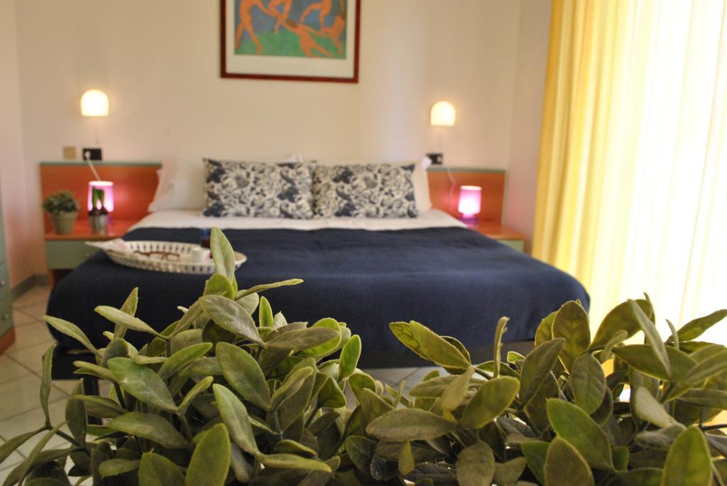 Hotel Fra I Pini リミニ エクステリア 写真