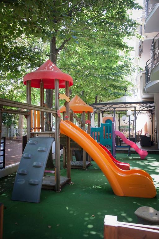 Hotel Fra I Pini リミニ エクステリア 写真