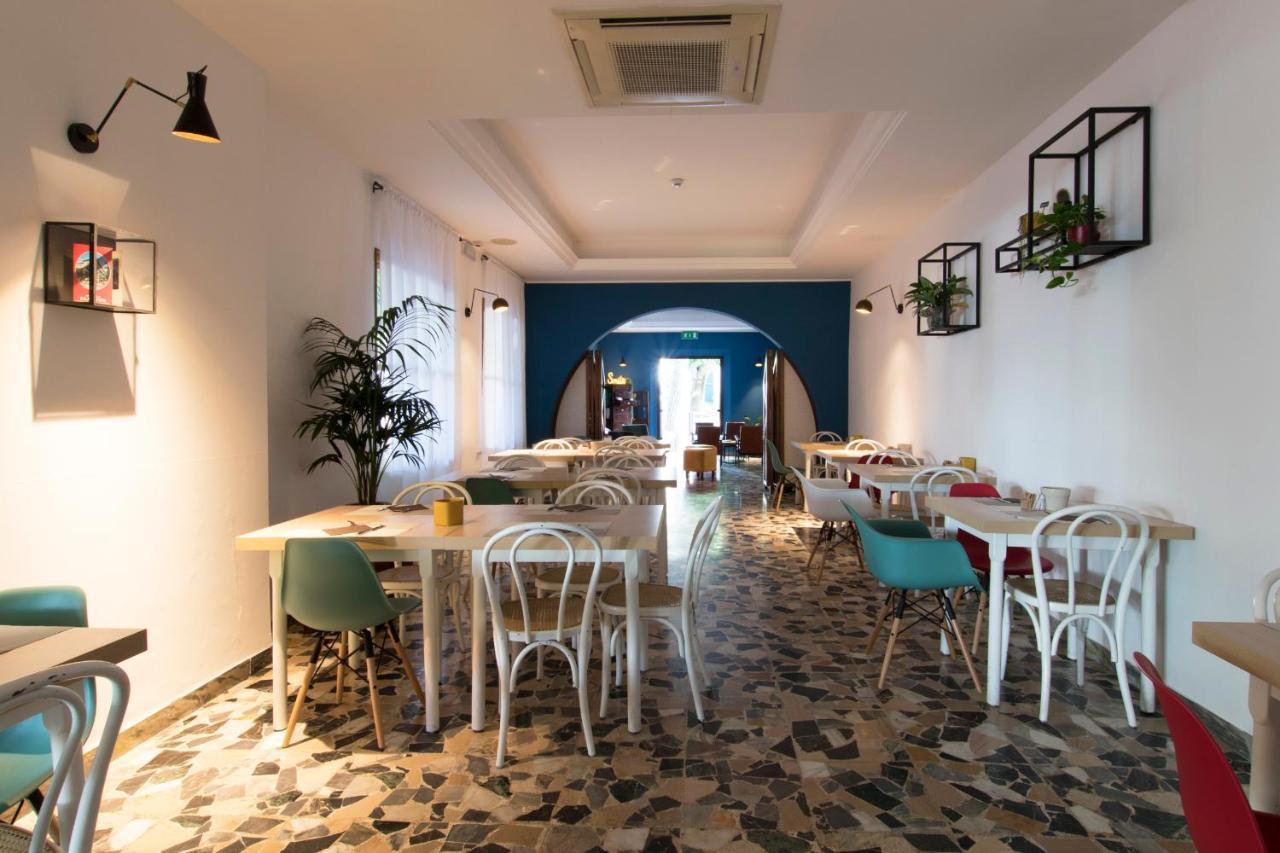 Hotel Fra I Pini リミニ エクステリア 写真