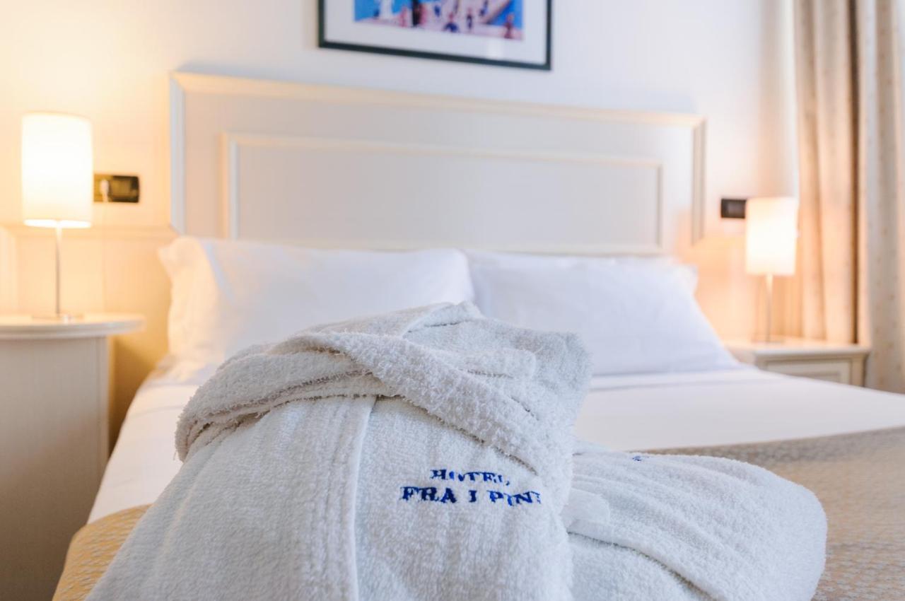 Hotel Fra I Pini リミニ エクステリア 写真